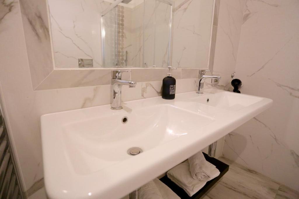 P-Suite Plaza Roma Extérieur photo